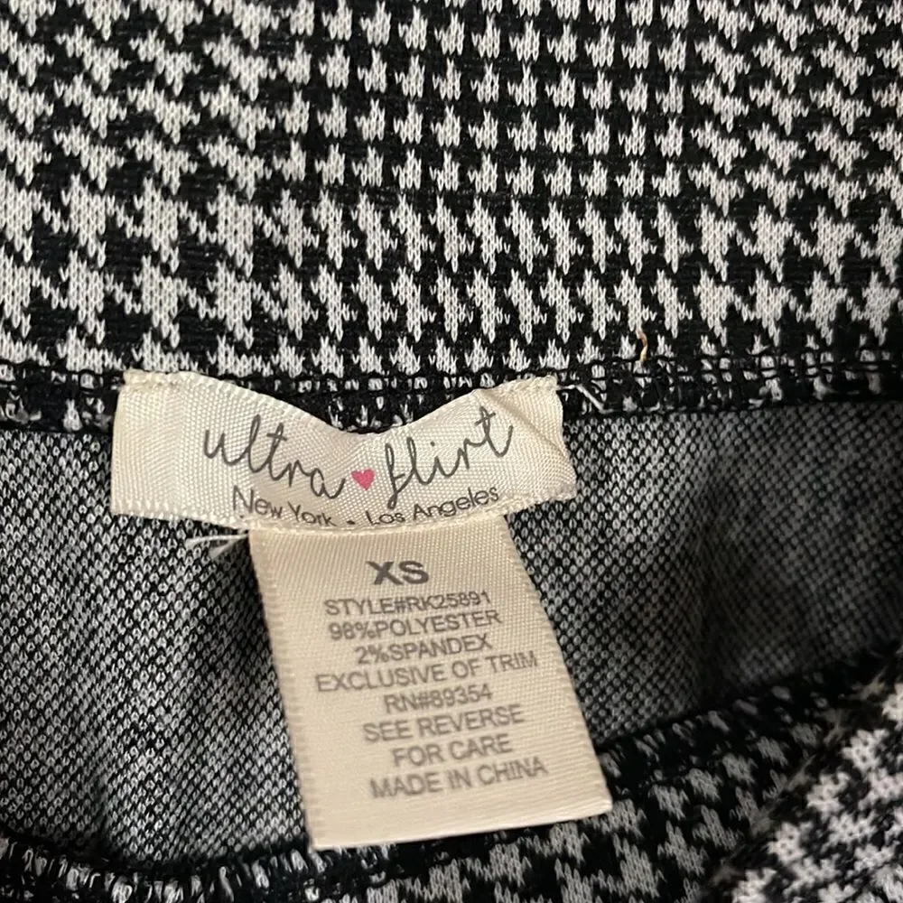 Ultra flirt houndstooth print skirt size xs
